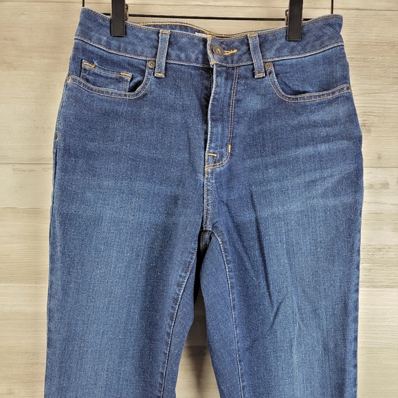 L.L.Bean Classic Fit Straight Jeans Women's Size 2 - Picture 4 of 15